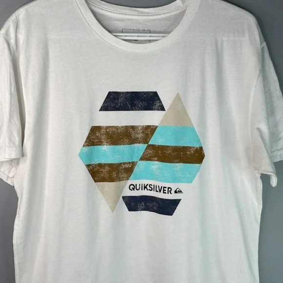 QUIKSILVER Graphic Logo T-Shirt White Crewneck Distressed Look  M - Picture 4 of 10